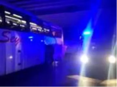 Sivas'ta yolcu otobüsü köprüye çarptı: 9 yaralı