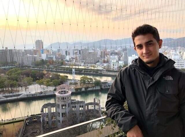 Ünlü YouTuber, koronavirüsü inceleyerek video çekmek için Çin'e gitti