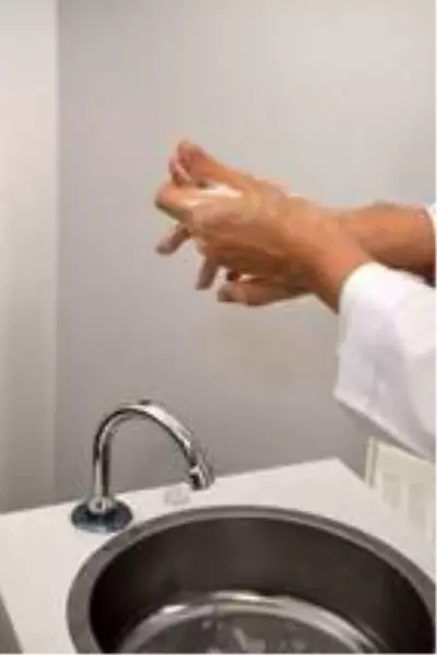 Virüsten korunmak için el hijyenine dikkat Virüsten korunmak için el hijyenine dikkat
