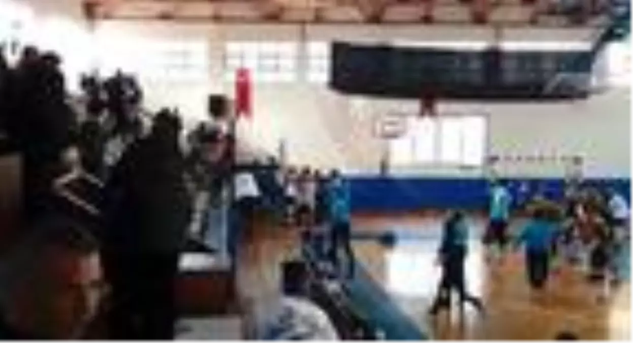 Voleybol maçında arbede çıktı, polis müdahale etti