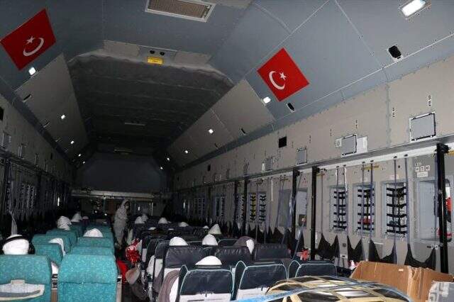 Vuhan'daki Türk yolcular geldi! İşte ilk görüntüler