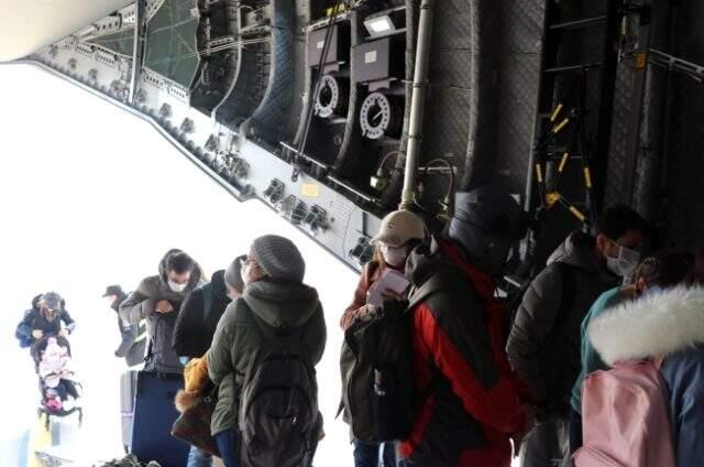 Vuhan'daki Türkleri tahliye eden uçak Türkiye'ye doğru yola çıktı