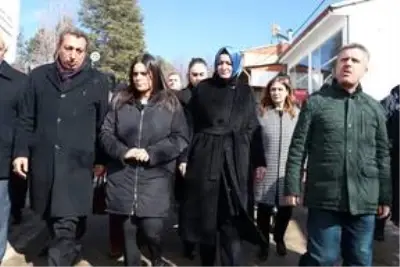 AK Parti genel başkan yardımcıları, deprem bölgesinde incelemelerde bulundu AK Parti genel başkan yardımcıları, deprem bölgesinde incelemelerde bulundu