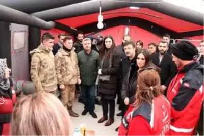 AK Parti genel başkan yardımcıları, deprem bölgesinde incelemelerde bulundu AK Parti genel başkan yardımcıları, deprem bölgesinde incelemelerde bulundu