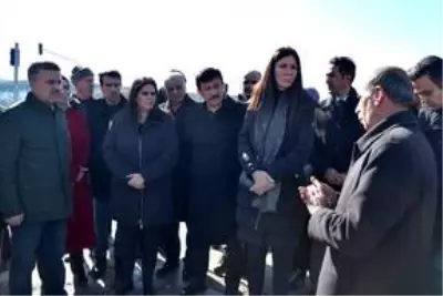 AK Parti genel başkan yardımcıları, deprem bölgesinde incelemelerde bulundu AK Parti genel başkan yardımcıları, deprem bölgesinde incelemelerde bulundu