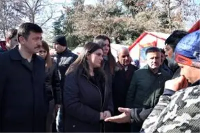 AK Parti genel başkan yardımcıları, deprem bölgesinde incelemelerde bulundu AK Parti genel başkan yardımcıları, deprem bölgesinde incelemelerde bulundu