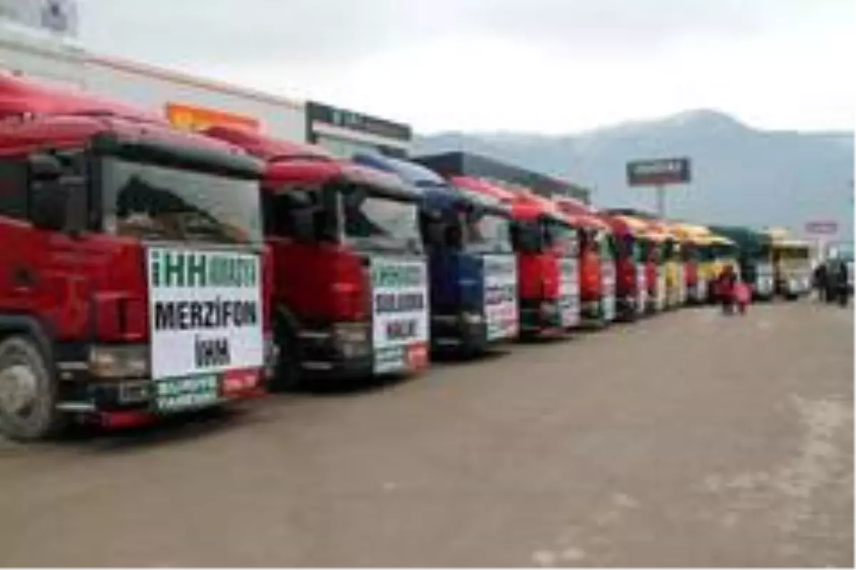 Amasya'dan İdlib'e 13 tırlık yardım