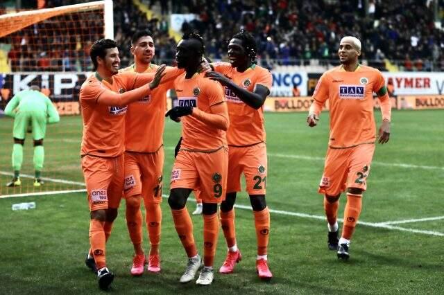 Aytemiz Alanyaspor, Yeni Malatyaspor'u 2-1 ile geçti