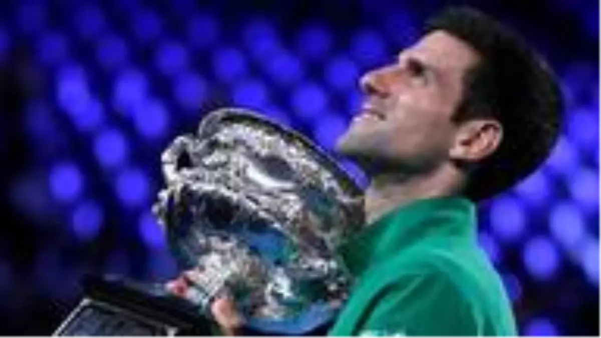 Finalde Thiem'i mağlup eden Djokovic sekizinci Avustralya Açık şampiyonluğunu elde etti