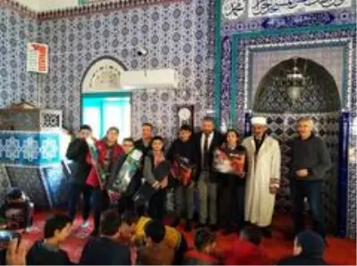 'Haydi çocuklar camiye' projesinin Yunusemre ilçe töreni yapıldı 'Haydi çocuklar camiye' projesinin Yunusemre ilçe töreni yapıldı
