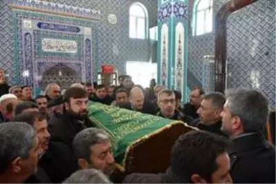 İçişleri Bakanı Soylu, Ağrı'da cenaze törenine katıldı