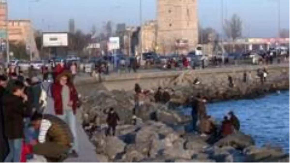 Istanbullular Gunesli Havanin Tadini Cikartti Haber