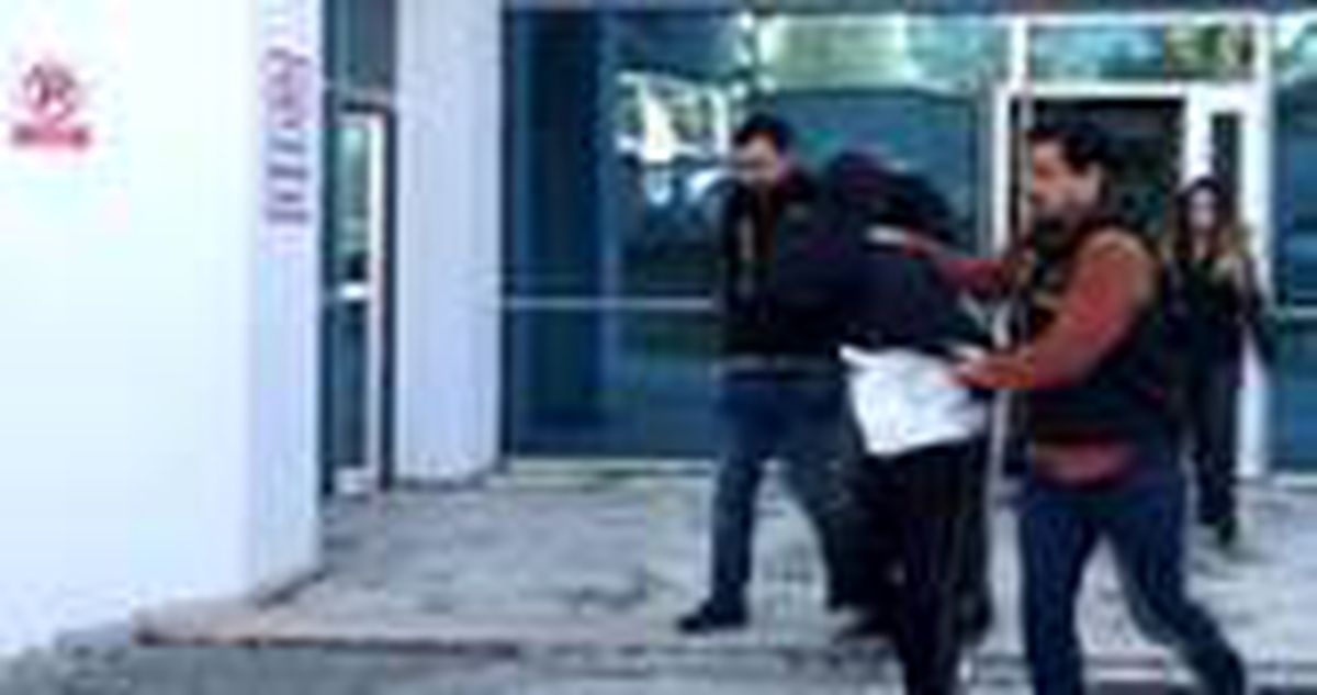 Kendisinden 47 yaş küçük sevgilisinin tuzağına düşen yaşlı adam soyguna uğradı