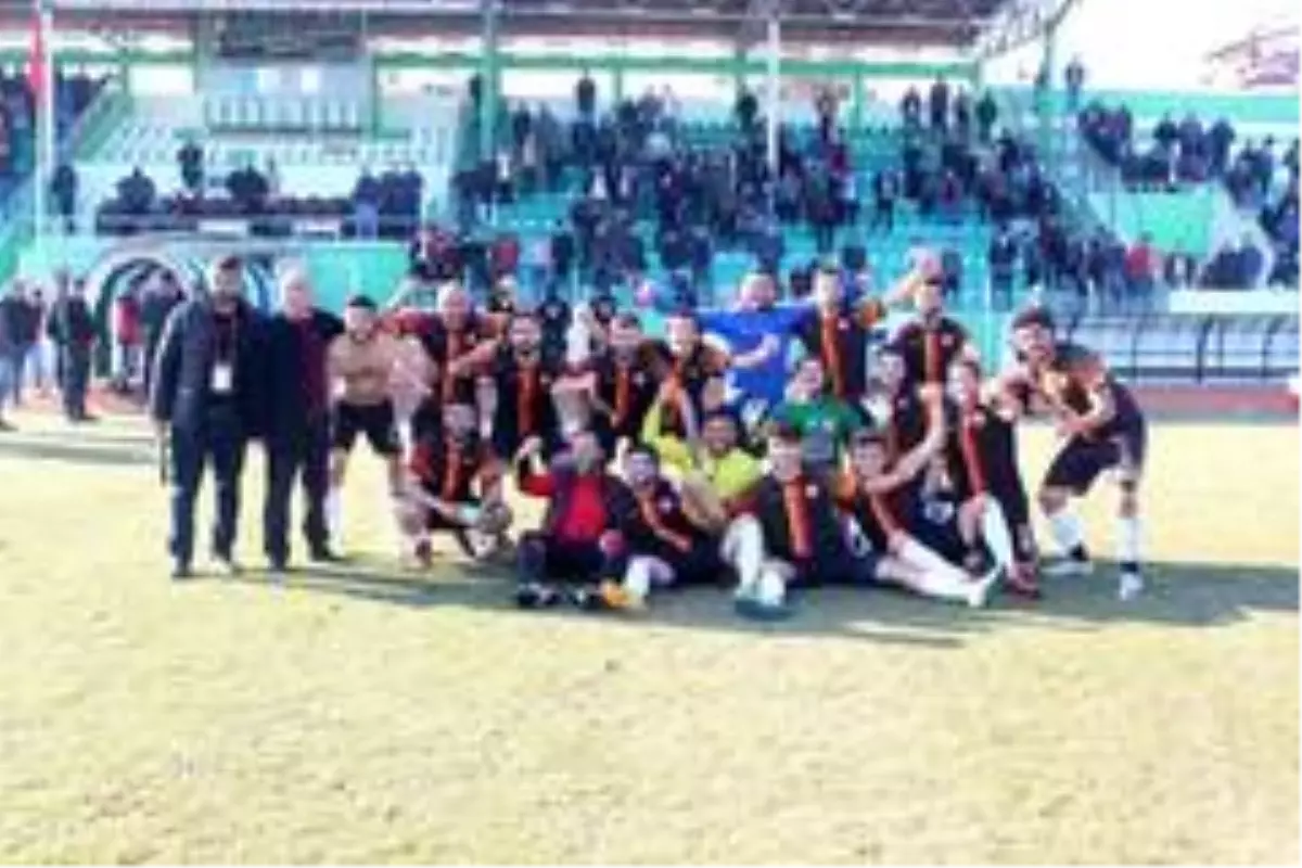 Salihli Emirspor 3 yıl sonra yeniden Süper Amatör Küme'de