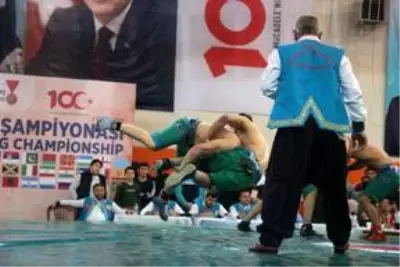 Şalvar Güreşi Dünya Şampiyonası tamamlandı Şalvar Güreşi Dünya Şampiyonası tamamlandı