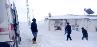 Yoğun kar nedeniyle mahsur kalan 293 vatandaş kurtarıldı