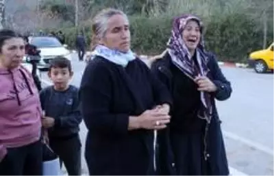 19 yaşındaki Elif'in hayatını kaybettiği kavşakta ikinci kaza vatandaşların tepkisini çekti 19 yaşındaki Elif'in hayatını kaybettiği kavşakta ikinci kaza vatandaşların tepkisini çekti