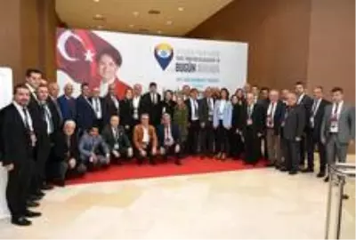 Başkan Özcan, Yerel Yönetimler Çalıştayı'na katıldı Başkan Özcan, Yerel Yönetimler Çalıştayı'na katıldı