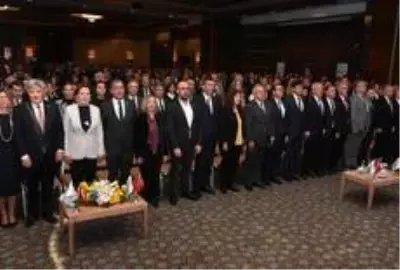 Başkan Özcan, Yerel Yönetimler Çalıştayı'na katıldı Başkan Özcan, Yerel Yönetimler Çalıştayı'na katıldı