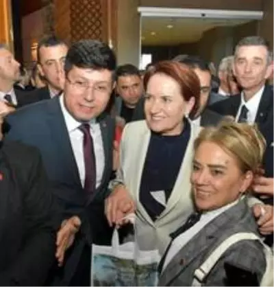 Başkan Özcan, Yerel Yönetimler Çalıştayı'na katıldı Başkan Özcan, Yerel Yönetimler Çalıştayı'na katıldı
