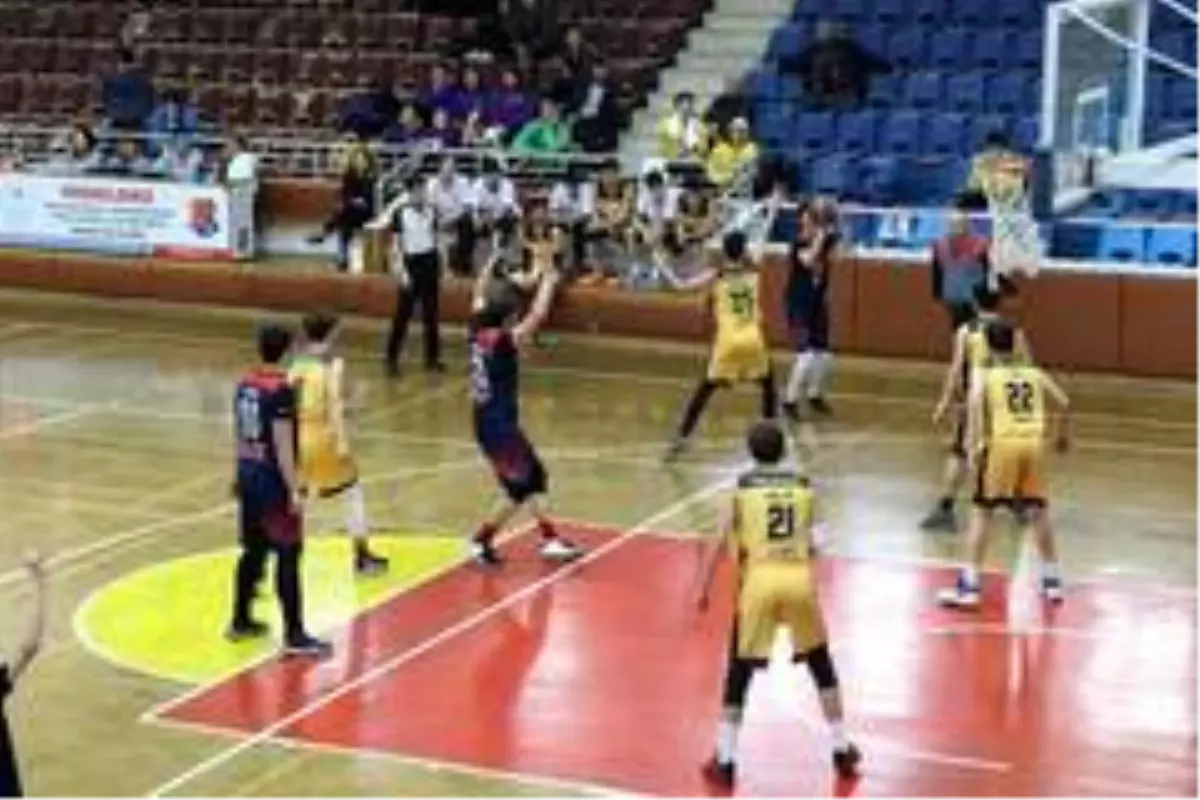Basketbol grup müsabakaları Aydın'da başladı