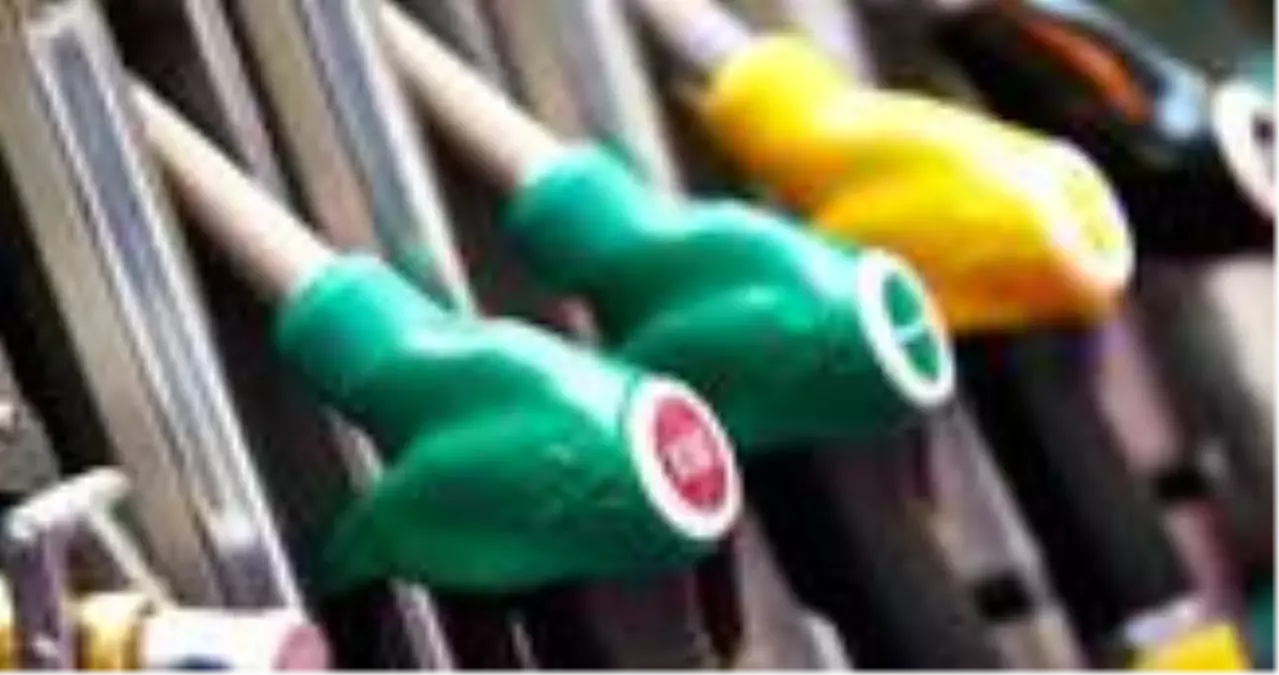 Son dakika: Benzin fiyatına gelen 8 kuruşluk zam iptal edildi