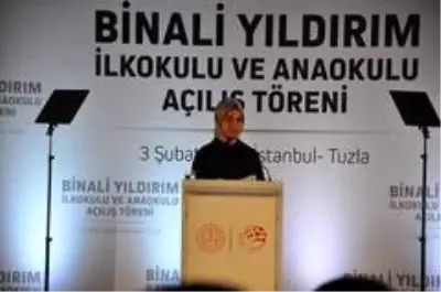 Binali Yıldırım ve eşi Semiha Yıldırım okul açılışında gözyaşı döktü Binali Yıldırım ve eşi Semiha Yıldırım okul açılışında gözyaşı döktü
