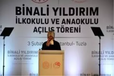Binali Yıldırım ve eşi Semiha Yıldırım okul açılışında gözyaşı döktü Binali Yıldırım ve eşi Semiha Yıldırım okul açılışında gözyaşı döktü