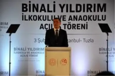 Binali Yıldırım ve eşi Semiha Yıldırım okul açılışında gözyaşı döktü Binali Yıldırım ve eşi Semiha Yıldırım okul açılışında gözyaşı döktü