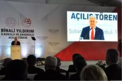 Binali Yıldırım ve eşi Semiha Yıldırım okul açılışında gözyaşı döktü Binali Yıldırım ve eşi Semiha Yıldırım okul açılışında gözyaşı döktü