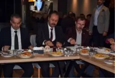 Bursa protokolü Samsunlular Derneği istişâre toplantısında buluştu Bursa protokolü Samsunlular Derneği istişâre toplantısında buluştu