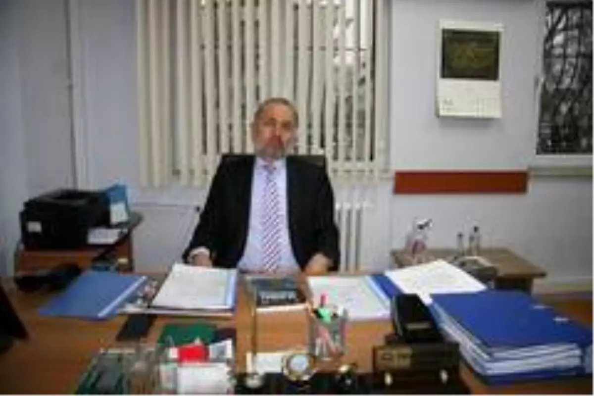 Darbeciler ekmeğinden etti, çorap satarak çocuklarına baktı