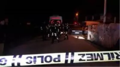 Evinin önünde ölü bulunan şahsın dini nikahlı eşi ve üvey oğlu tutuklandı