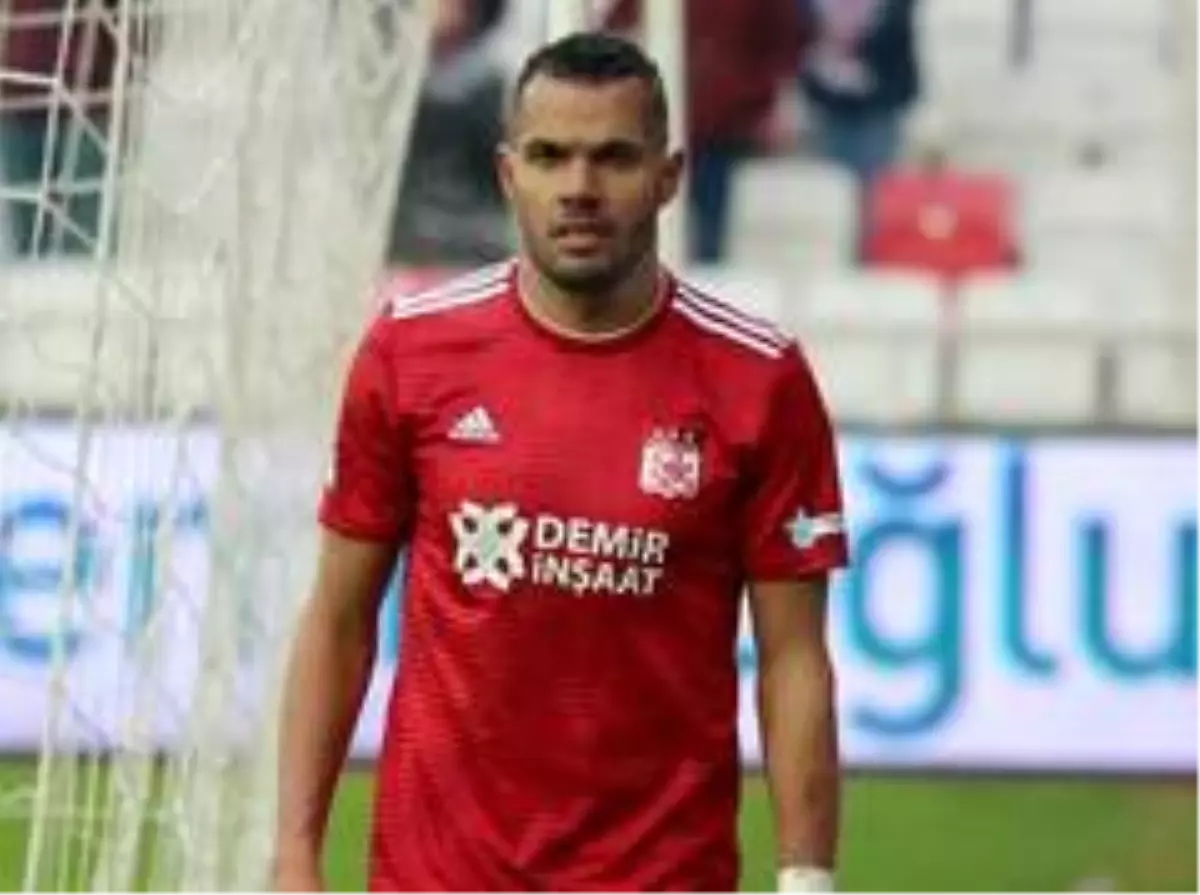 Fernando Sivas'a dönüyor