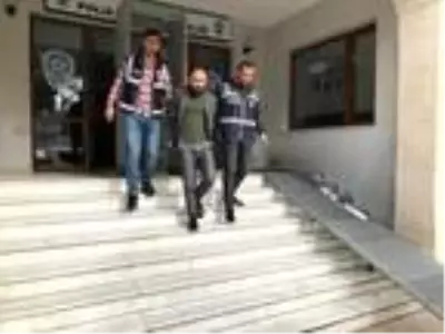 Foça'da 16 kaçak göçmen ile 4 suriyeli organizatör yakalandı
