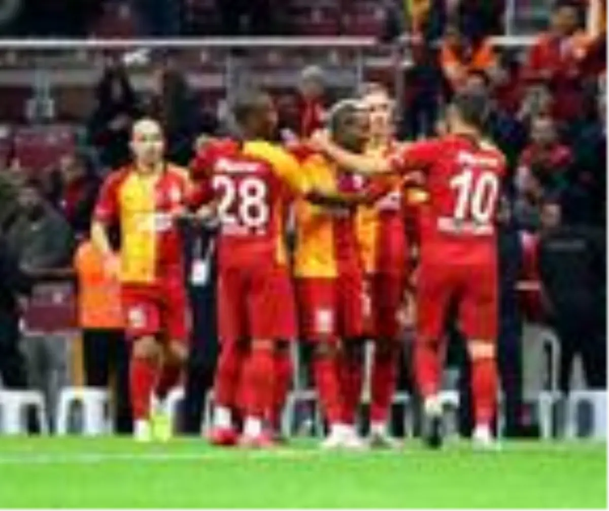 Galatasaray liderle puan farkını eritiyor