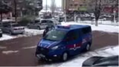 Hırsızlık yaptıkları belirlenen 2 zanlı tutuklandı