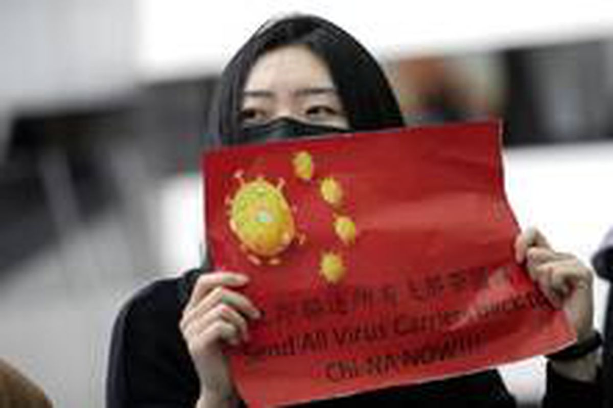Hong Kong'ta sağlık çalışanları koronavirüs nedeniyle greve gitti