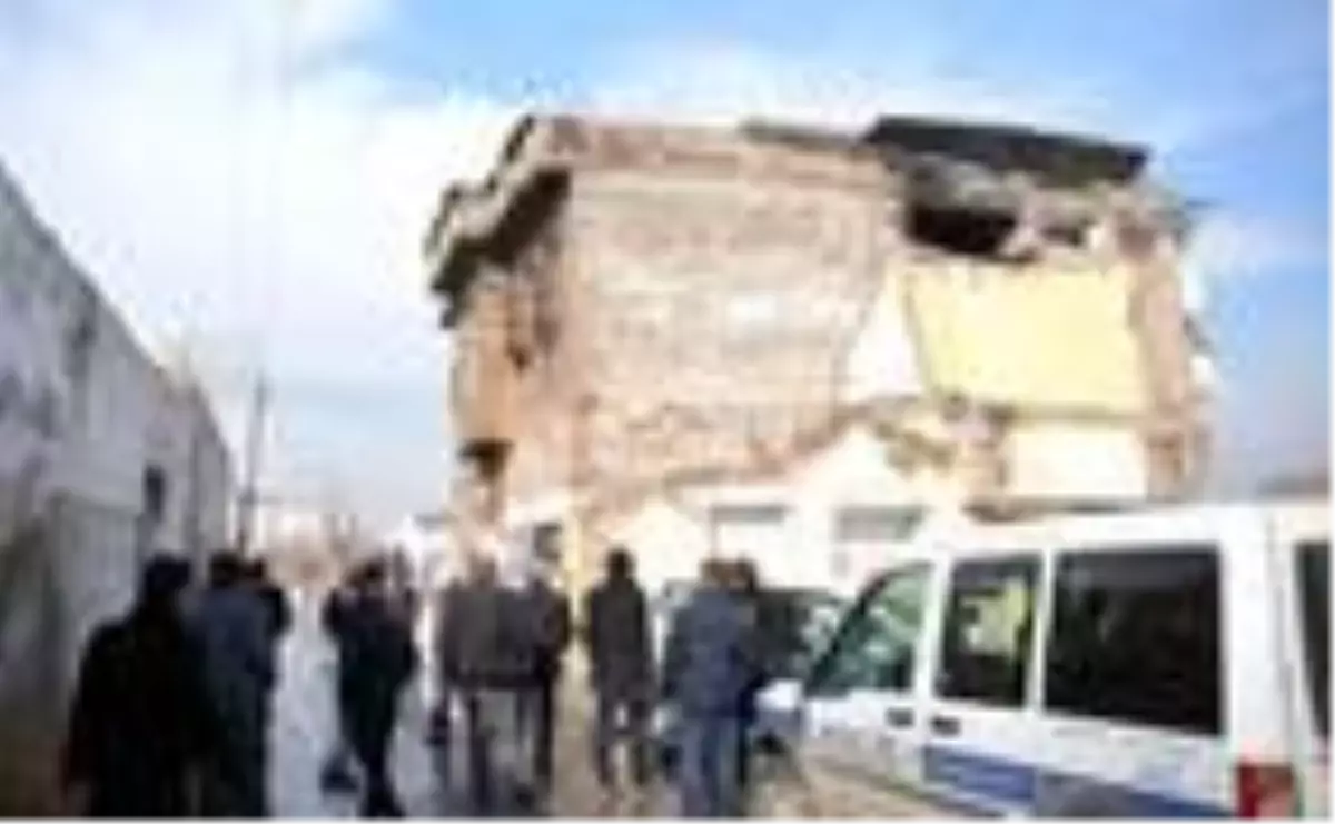 Hurdacı, metruk binada ölü bulundu