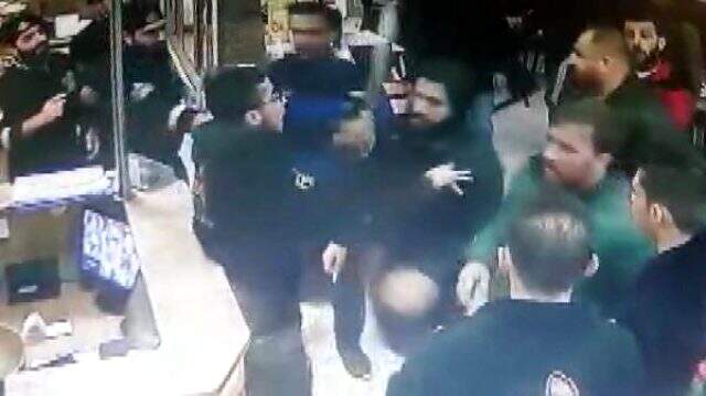 İstanbul'da Suriyelilerin restorana yaptıkları satırlı-bıçaklı baskını kamerada