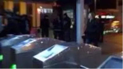 Metrobüste 11 yaşındaki kıza taciz iddiası faslı şüpheli gözaltında Metrobüste 11 yaşındaki kıza taciz iddiası faslı şüpheli gözaltında