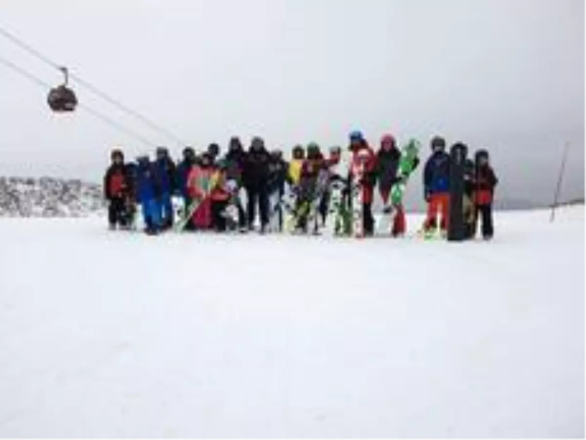 Murat Eskici, sporcular ile antrenmanda buluştu