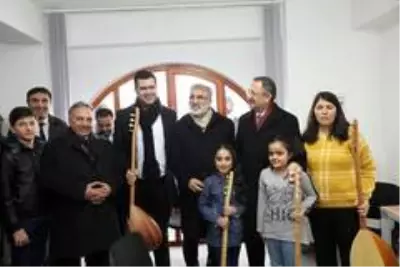 Özhaseki, Talas'ta müzik okulunu gezdi Özhaseki, Talas'ta müzik okulunu gezdi
