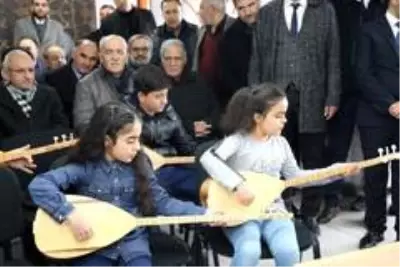 Özhaseki, Talas'ta müzik okulunu gezdi Özhaseki, Talas'ta müzik okulunu gezdi