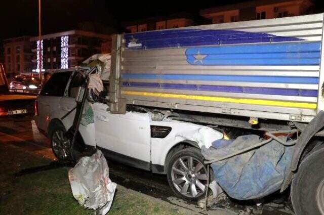 Samsun'da TIR'a arkadan çarpan iş adamı ağır yaralandı