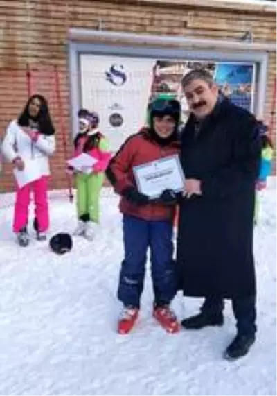 Sunar'dan öğrencilere belge ödülü Sunar'dan öğrencilere belge ödülü