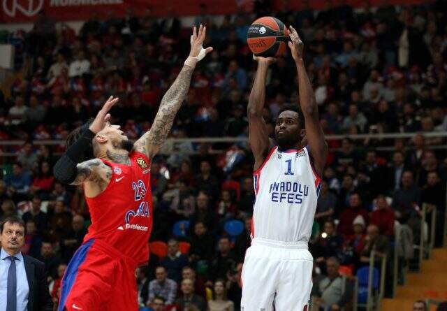 Anadolu Efes, CSKA Moskova'yı 82-80 yendi! İşte maçın özeti