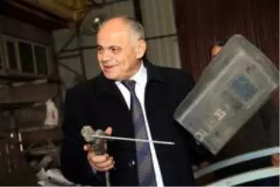 Başkan Öztürk belediye üretim atölyesini gezdi