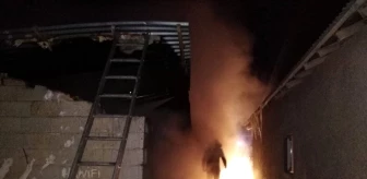 Depo olarak kullanılan garaj alev alev yandı