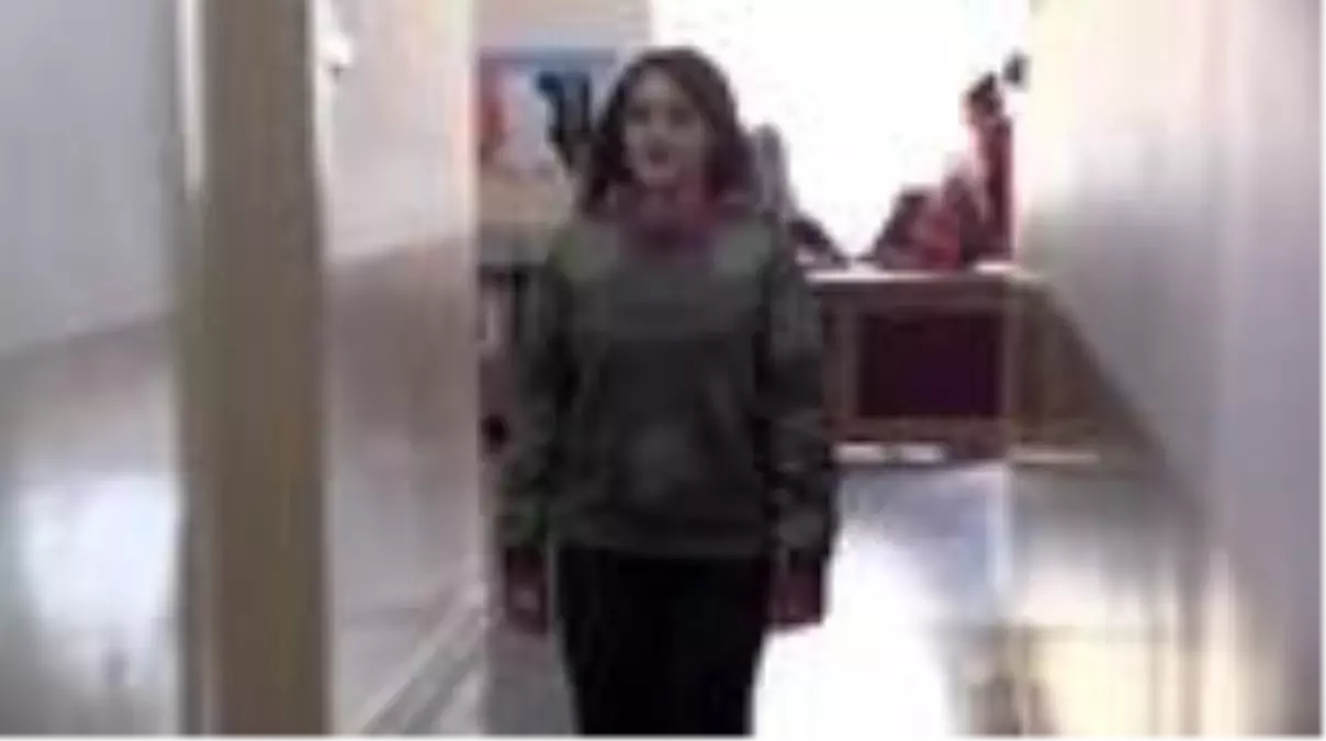 Harçlığını depremzedelere gönderen İremsu'dan kendisini tebrik eden Bakan Soylu'ya teşekkür